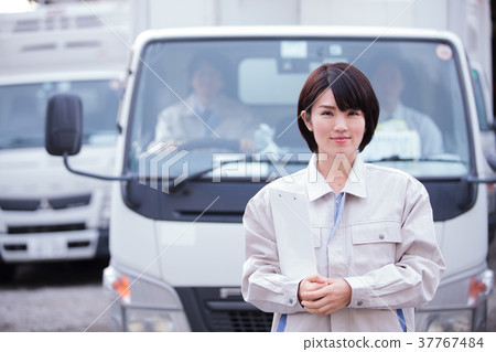 物流卡車女人 物流卡車女人 37767484