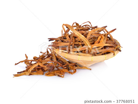dried daylily flower in bamboo basket and on white 37768051