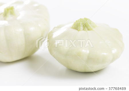 飛碟夏南瓜簡單·白色背景照片 37768489