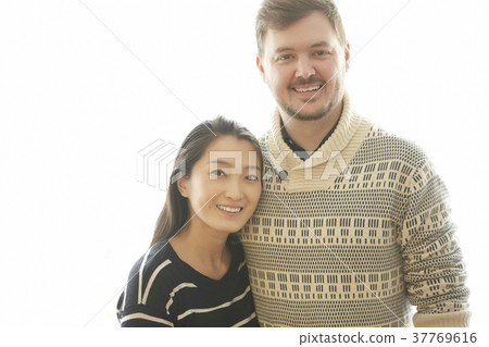 國際婚姻夫婦畫象 37769616