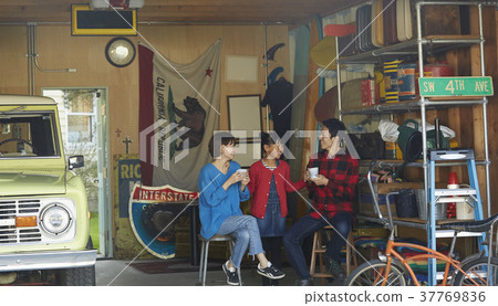 Family in the garage Family in the garage 37769836