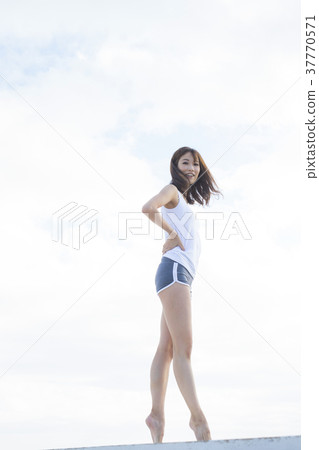 女子戶外運動 37770571