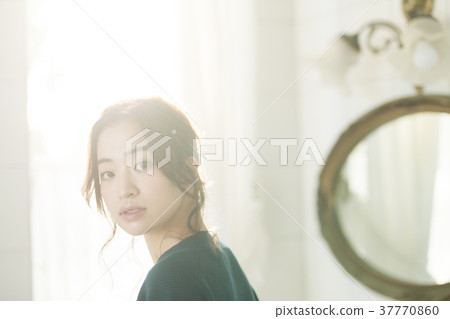 Female beauty Female beauty 37770860