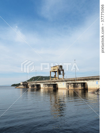 Ubolratana Dam in Khon kaen Ubolratana Dam in Khon kaen 37775066