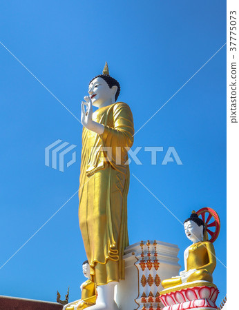 Big Bhuddha in Wat Phra That Doi Kham 37775073