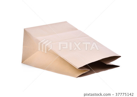 recycle brown paper bag isolated on white  37775142