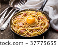 Pasta with bacon, egg and cheese 37775655
