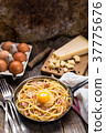 Pasta with bacon, egg and cheese 37775676