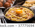 Pasta with bacon, egg and cheese 37775694