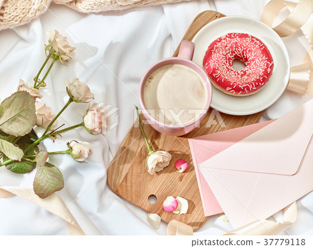 The Love letter concept on table with envelope 37779118