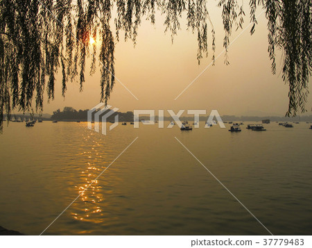 北京頤和園西堤夕陽西下 北京頤和園西堤夕陽西下 37779483