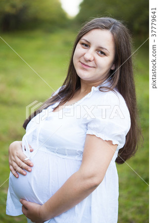 Pregnant woman portrait 37779641