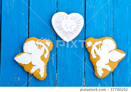 Turquoise background made of wood. Flat lay. 37780202