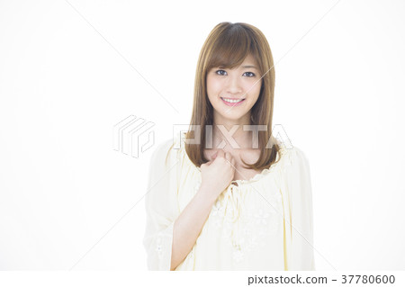 Woman young woman cute portrait 37780600