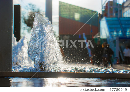 Kaiyukan前面的一個小噴泉 Kaiyukan前面的一個小噴泉 37780949