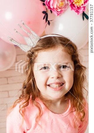 The cute little princess 37781157