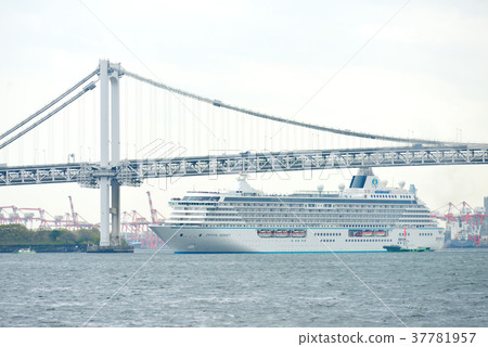 Rainbow Bridge and Crystal Serenity Rainbow Bridge and Crystal Serenity 37781957