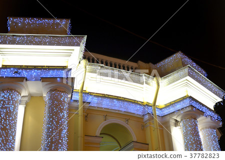 Fragment facade of Bolshoi Gostiny Dvor. 37782823