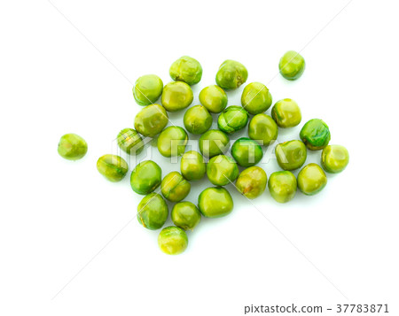 peas isolated on white. 37783871