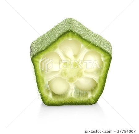 fresh okra isolated  37784007