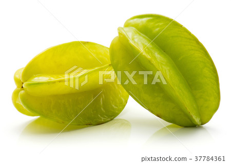 Fresh carambola isolated on white 37784361