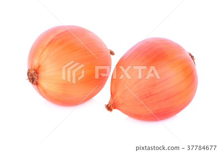 Fresh onion isolated on white background 37784677