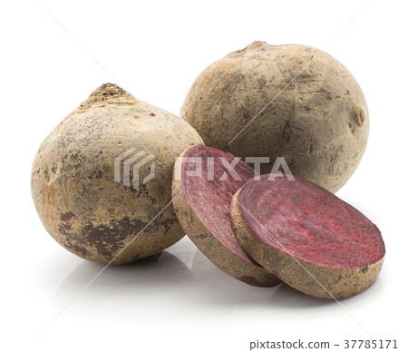 Raw beetroot isolated on white Raw beetroot isolated on white 37785171