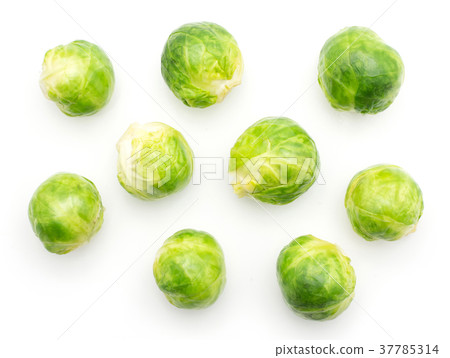Boiled brussels sprout isolated Boiled brussels sprout isolated 37785314