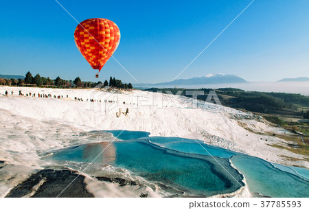 Hot air balloon over Pamukkale Travertine pools 37785593