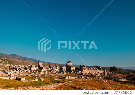 Ruins of Hierapolis Pamukkale, Denizili, Turkey Ruins of Hierapolis Pamukkale, Denizili, Turkey 37785606