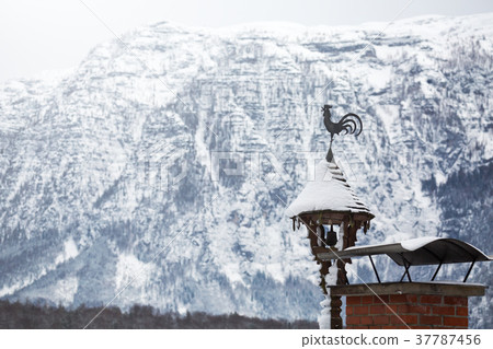 compass decoration on roof 37787456
