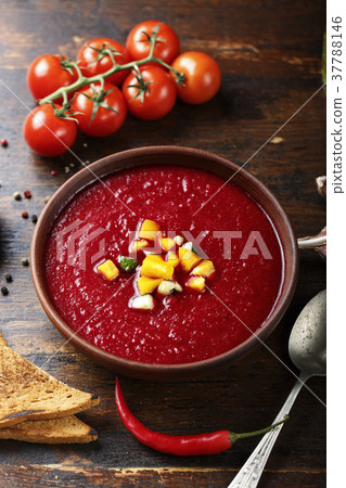 soup gazpacho with vegetables 37788146
