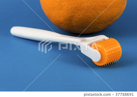 Dermaroller for medical micro needling therapy Dermaroller for medical micro needling therapy 37788691