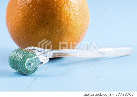 Dermaroller for medical micro needling therapy Dermaroller for medical micro needling therapy 37788702