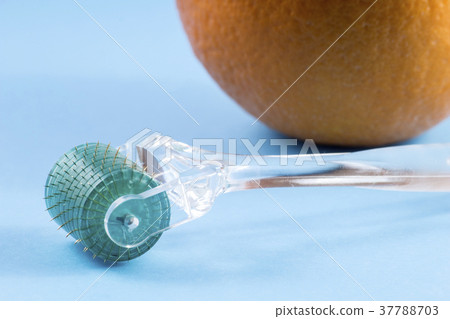 Dermaroller for medical micro needling therapy Dermaroller for medical micro needling therapy 37788703