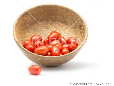 Red cherry tomatoesisolated on white Red cherry tomatoesisolated on white 37789552
