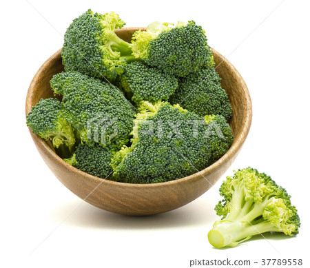 Broccoli isolated on white 37789558