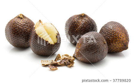 Fresh raw salak isolated on white 37789820
