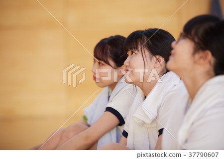 健身房女學生 37790607