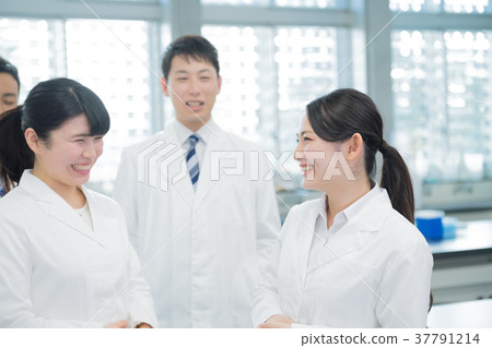 Young Woman, Lab, Researcher, Experiment 37791214
