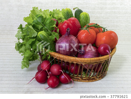 Large basket with autumn vegetables Large basket with autumn vegetables 37791621