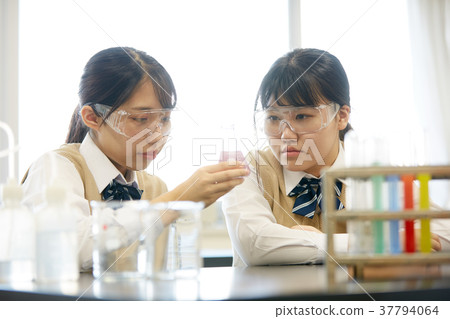 Junior high school student experiment chemistry laboratory high school student 37794064