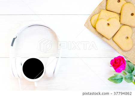 Valentines day, love concept with heart cookie Valentines day, love concept with heart cookie 37794862