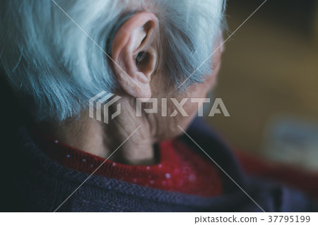 人物 老人 年老 37795199