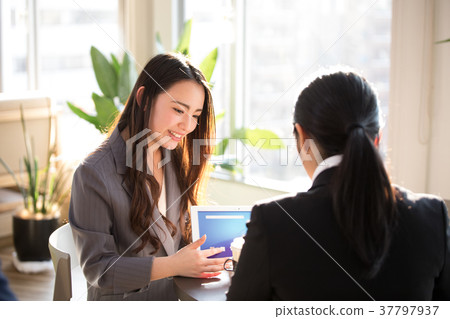 Business young woman Business young woman 37797937