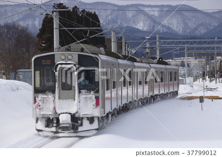 冬季從新青森站出發的大本線（秋田廣崎⇔青森） 37799012