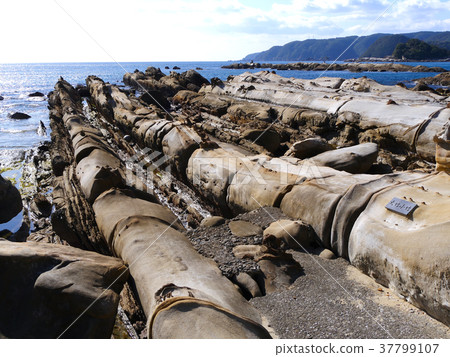 Ashizuri Pass, Tatsukushi Coast, Otake Kobuchi Stone (the southernmost tip of Shikoku) Ashizuri Pass, Tatsukushi Coast, Otake Kobuchi Stone (the southernmost tip of Shikoku) 37799107