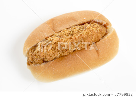 炸丸子麵包簡單的白色背景照片 37799832