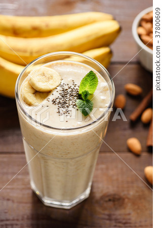 Banana smoothie with chia seeds 37800609