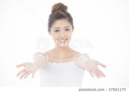 Women Beauty Young Women Skin Care 37801175